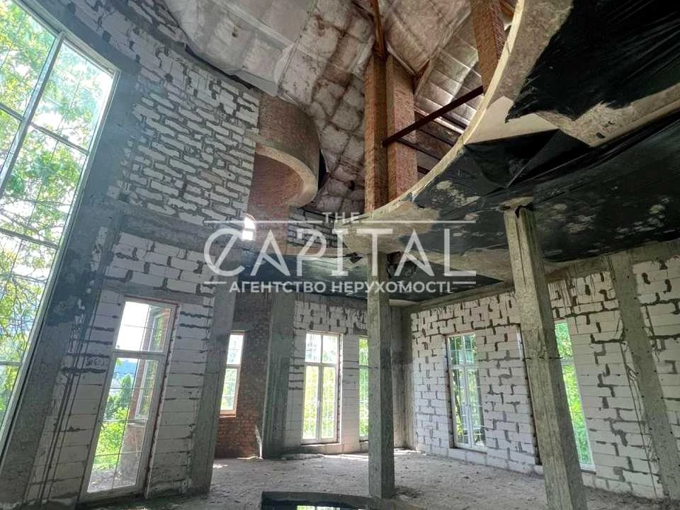 Будинок. Київ, Саперне Поле вул.