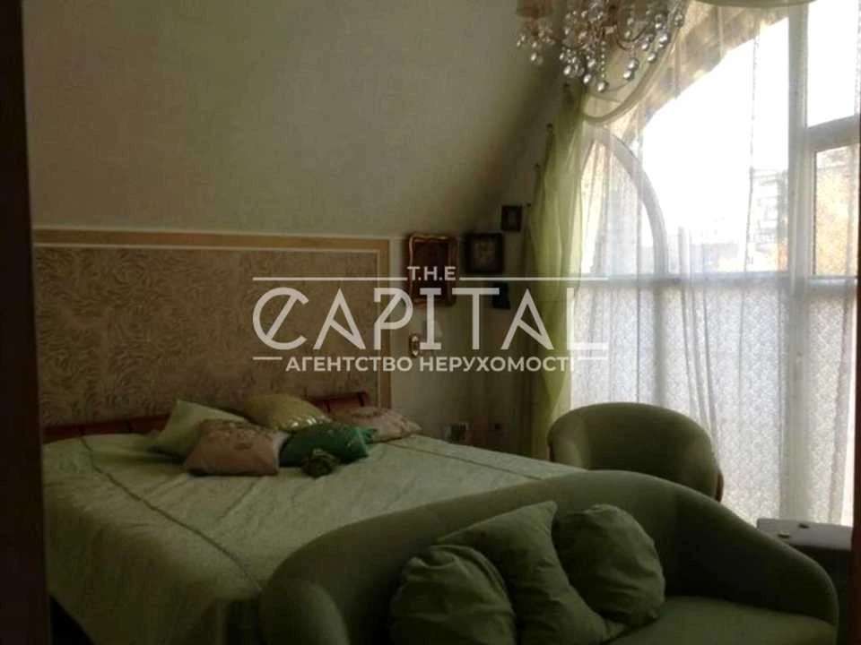 Будинок. Київ, Саперне Поле вул.