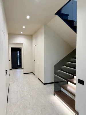 Преміальний котедж з ремонтом біля лісу Forest Lake Villas,