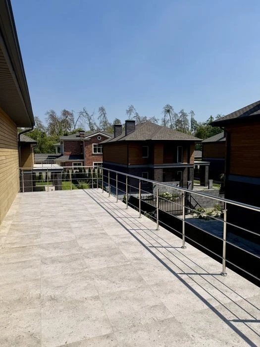 Преміальний котедж з ремонтом біля лісу Forest Lake Villas,