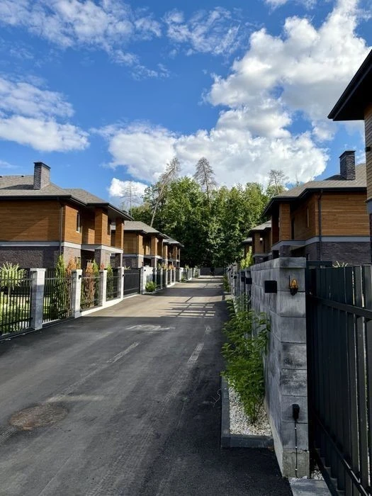 Преміальний котедж з ремонтом біля лісу Forest Lake Villas,