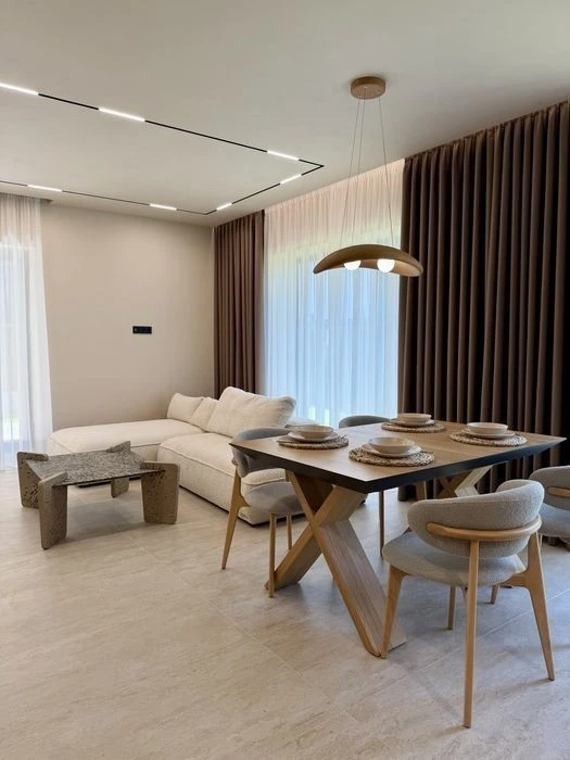 Преміальний котедж з ремонтом біля лісу Forest Lake Villas,