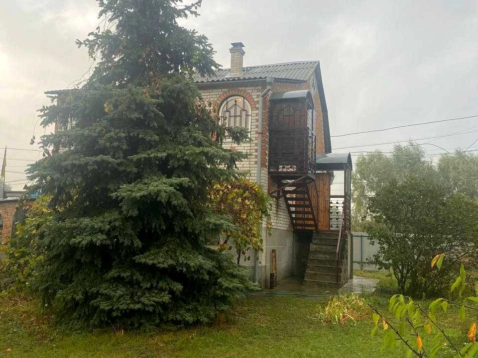Будинок. Київ, провулок 3-й Лісостеповий