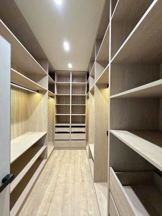 Сучасний будинок 180 м² з ремонтом, меблями та технікою | Га