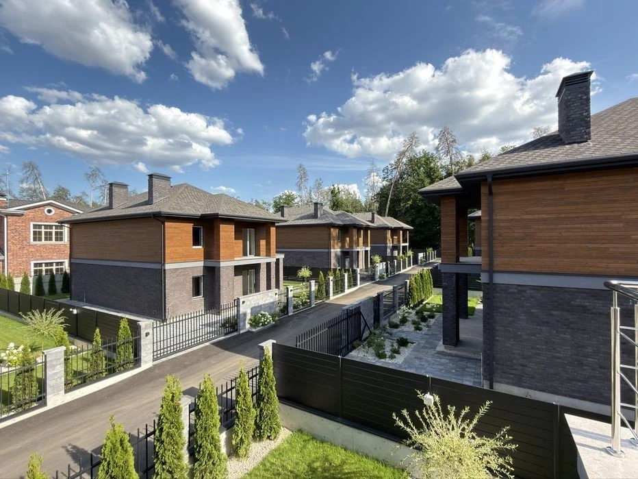 Сучасний будинок 180 м² з ремонтом, меблями та технікою | Га