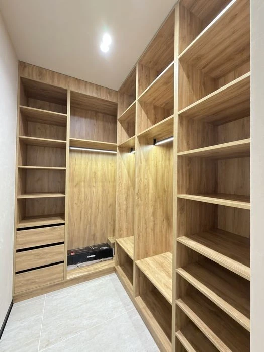 Сучасний будинок 180 м² з ремонтом, меблями та технікою | Га