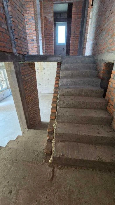 Будинок 210 м² біля метро Осокорки / Славутич | 6 соток | га