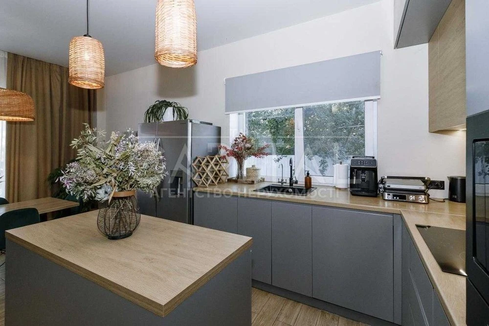 Продаж сучасного дуплексу 150 м² у повній комплектації вул.