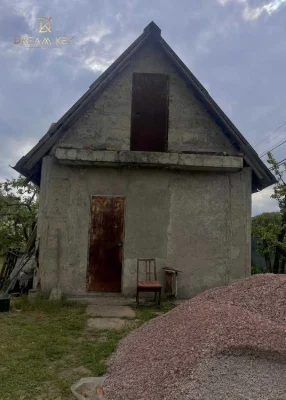 Продам Будинок підзнос в Києві, з ділянкою 6сот Осокорки все