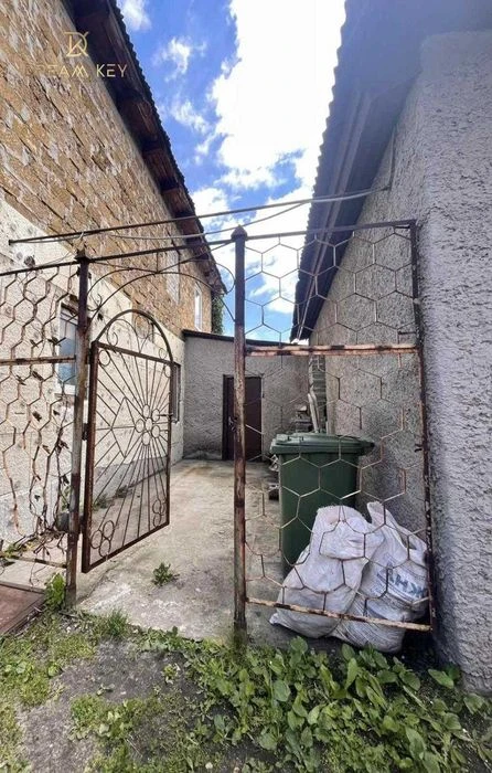 Продам Будинок підзнос ділянка 6сот, бізнес локація вул. Цен