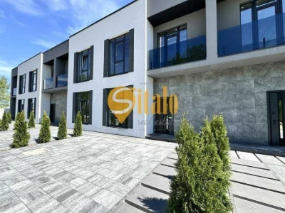 Таунхаус біля води, невеликий будинок, 10 хв до метро Осокор