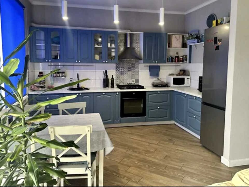 Будинок. Київ, Орхідейна