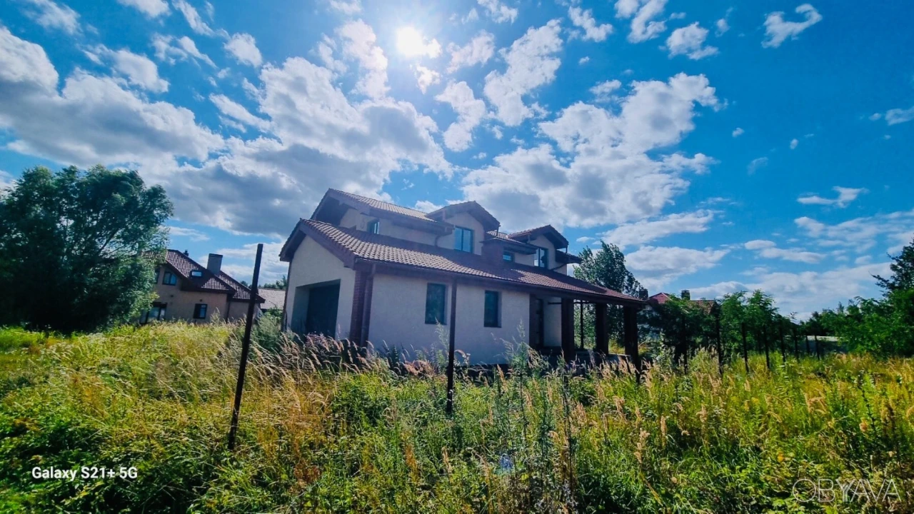Продам 2 єт.дом 250 кв.м. в КГ Севериновка,Житомирское напра