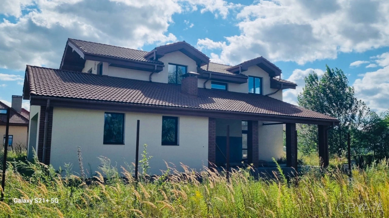 Продам 2 єт.дом 250 кв.м. в КГ Севериновка,Житомирское напра