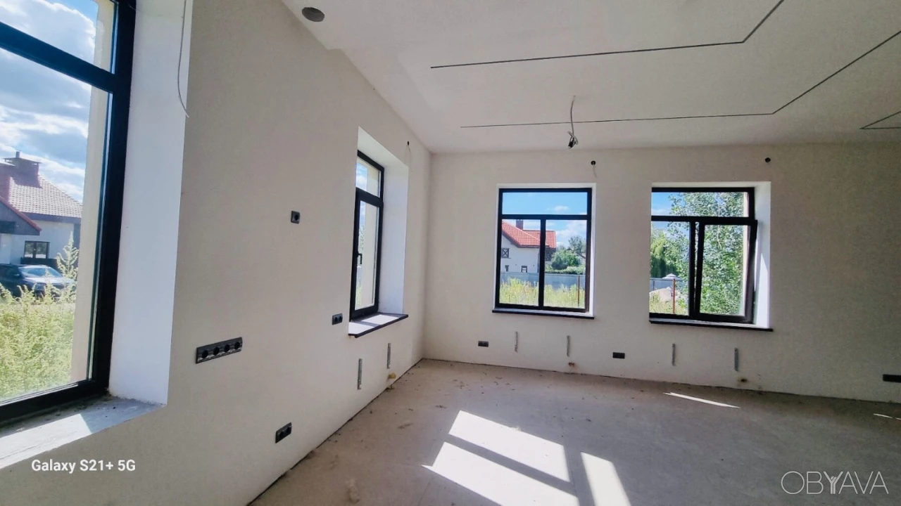 Продам 2 єт.дом 250 кв.м. в КГ Севериновка,Житомирское напра