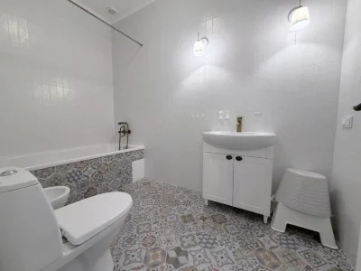 Продам Будинок з ремонтом 177м2 (3-спальні) ! Жуляни, без ко