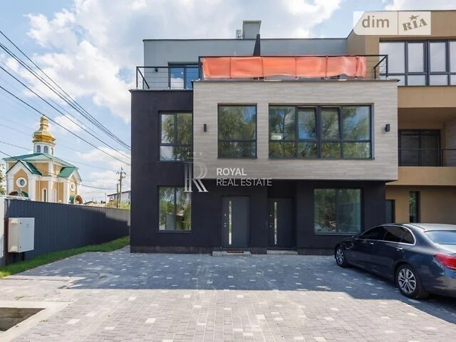 Продаж 3 поверхового таунхауса з ділянкою на 2 сотки, 141.6