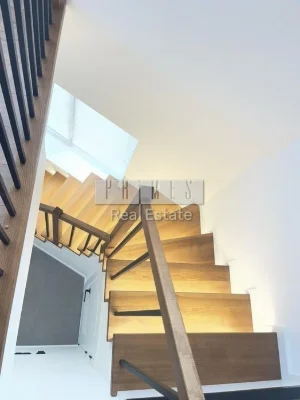 Продаж будинок 130кв м Київ Осокорки 6 соток