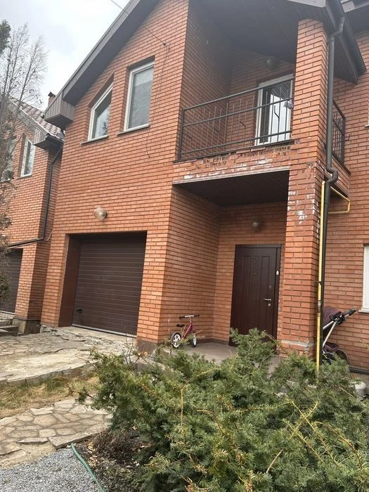 Продам таунхауз (180 м ) с камином, сауной, подвалом-бомбоуб
