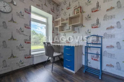 Продаж 2 поверхового будинку з гаражем і ділянкою на 7 соток