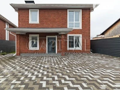 Продаж 2 поверхового будинку з ділянкою на 5.5 сотки, 220 кв