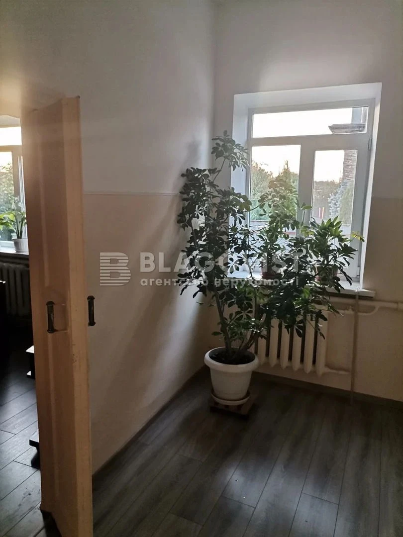 Продаж будинку вул. Дібровна 8 в Києві / W-7440776
