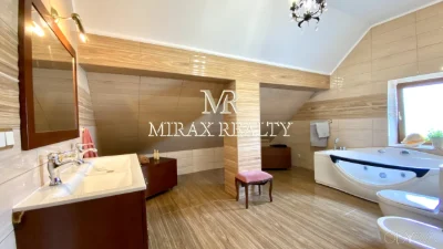 Продаж будинку 300 м #178; ділянка 6 сот камін веранда Київ