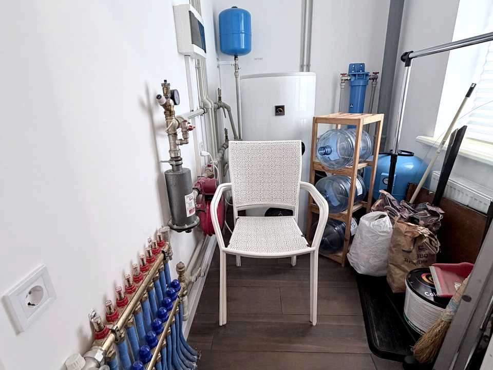 Будинок. Київ, Вчительська вул.
