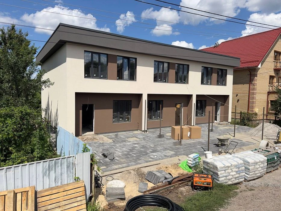 Таунхаус з чорновою обробкою 115 м² та 2 сотки (від забудовн