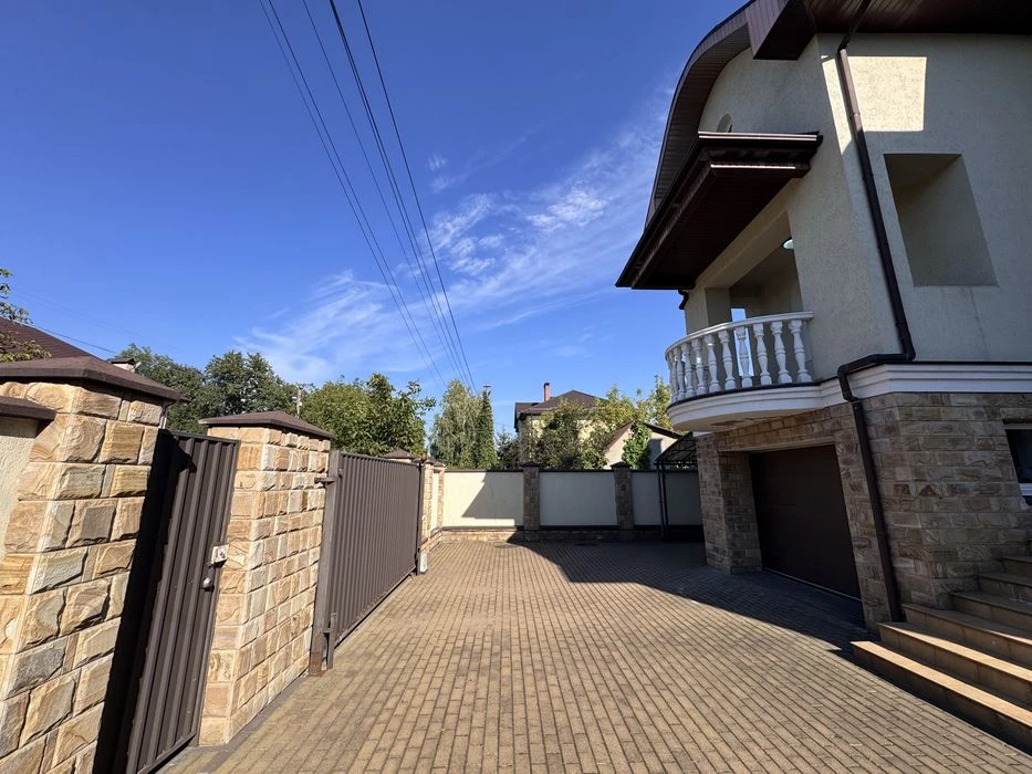 Будинок 390 м² з сауною, спортзалом та гаражем на 2 авто | Н