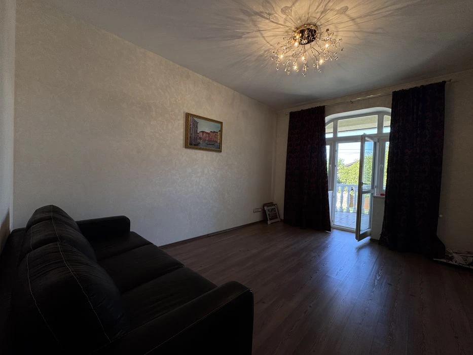 Будинок 390 м² з сауною, спортзалом та гаражем на 2 авто | Н