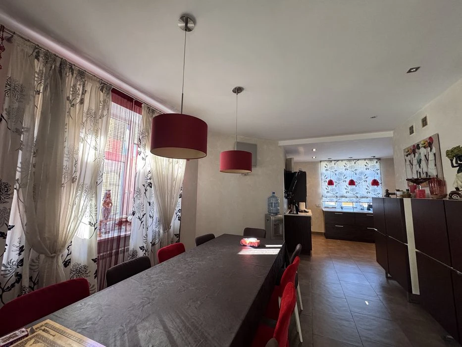 Будинок 390 м² з сауною, спортзалом та гаражем на 2 авто | Н