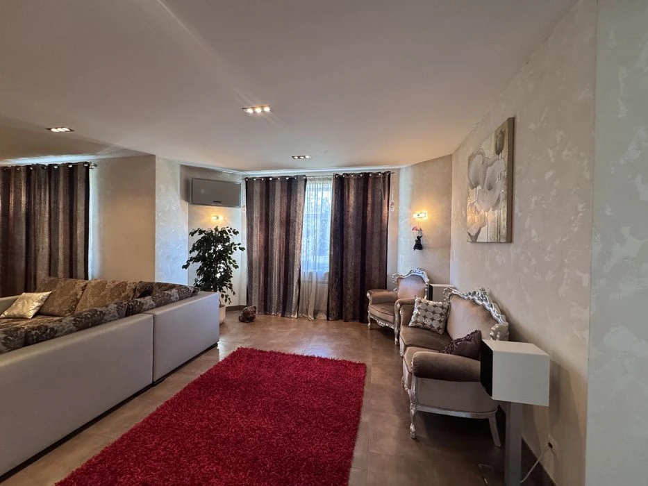 Будинок 390 м² з сауною, спортзалом та гаражем на 2 авто | Н