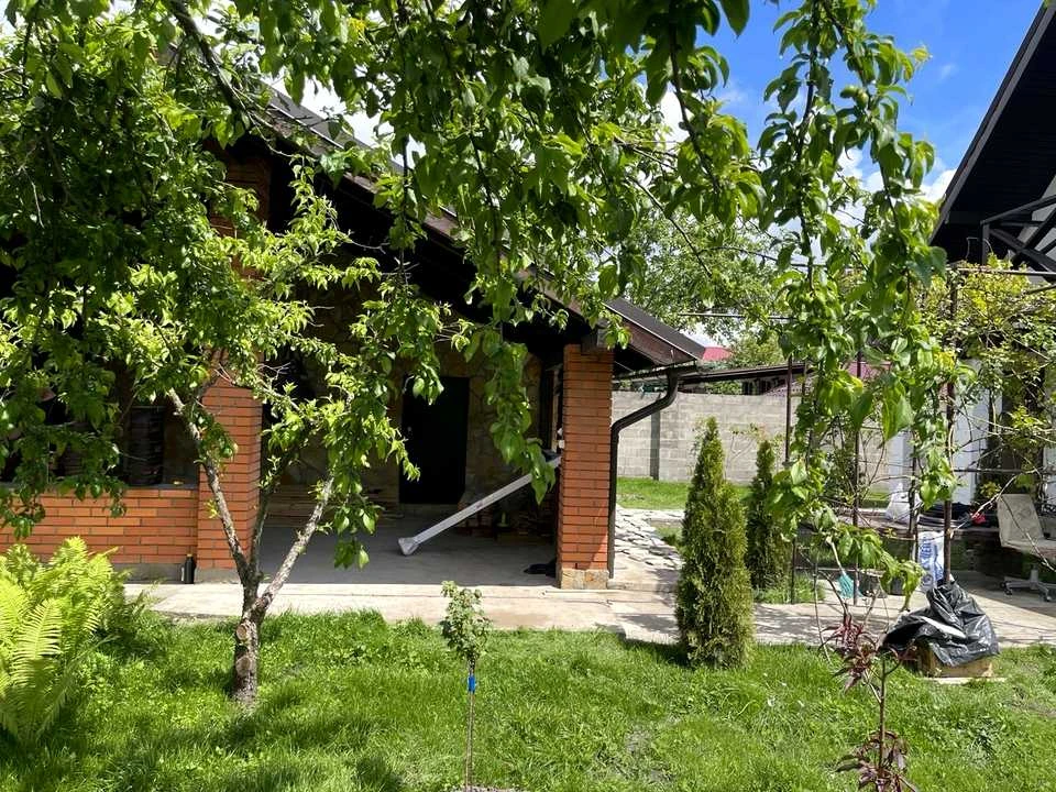 Будинок. Київ, Синьоозерна вул.