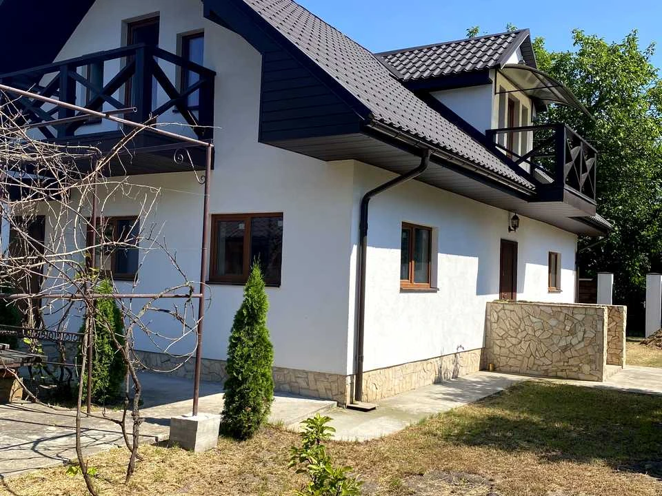 Будинок. Київ, Синьоозерна вул.