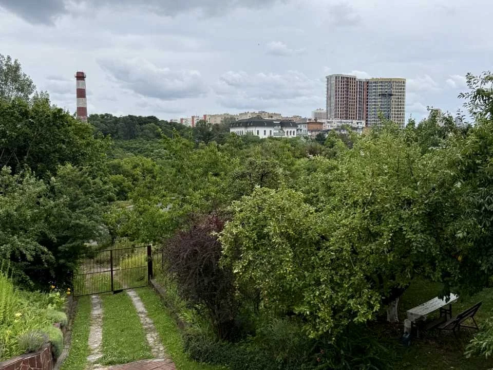Будинок. Київ, Стара Поляна вул.