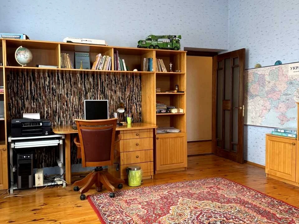 Будинок. Київ, Стара Поляна вул.