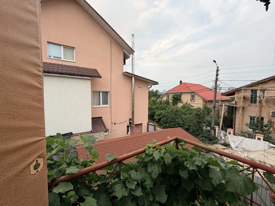 Продаж будиинку Осокорки, озеро Мартишів