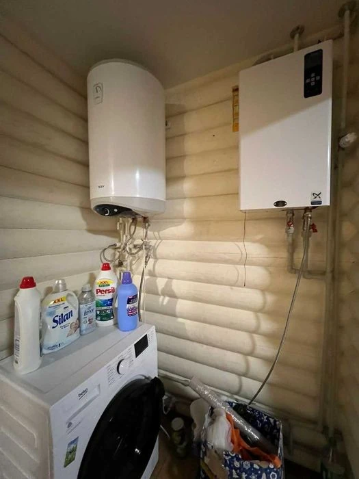 Продаж автономного будинку біля озера, поруч Осокорки та Сла