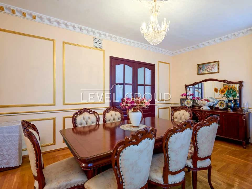 Будинок. Київ, Василя Щавинського вул. (Петровського)