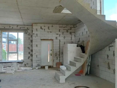 Будинок. Київ, Центральна вул.