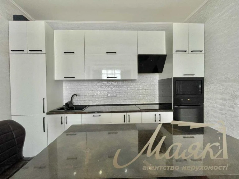 3-room apartment in Lermontova residential complex, 4/14