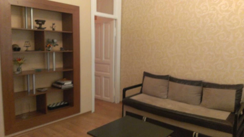 Продам 3-комнатную квартиру в историческом центре Одессы.