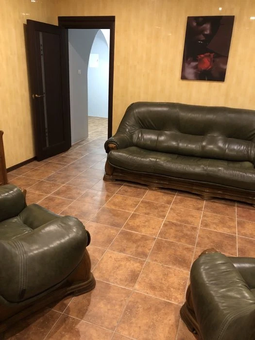 Продам будинок з укриттям у м. Київ біля Десни