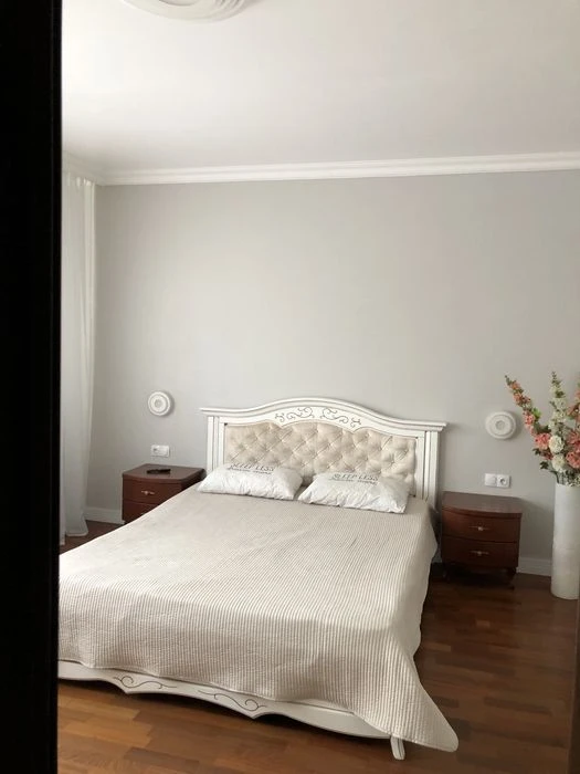 Продам будинок з укриттям у м. Київ біля Десни