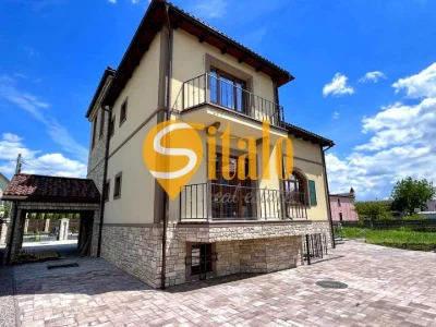 Будинок. Київ, Садовая