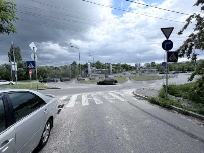 Будинок. Київ, Володимира Брожка вул. (Кіровоградська)