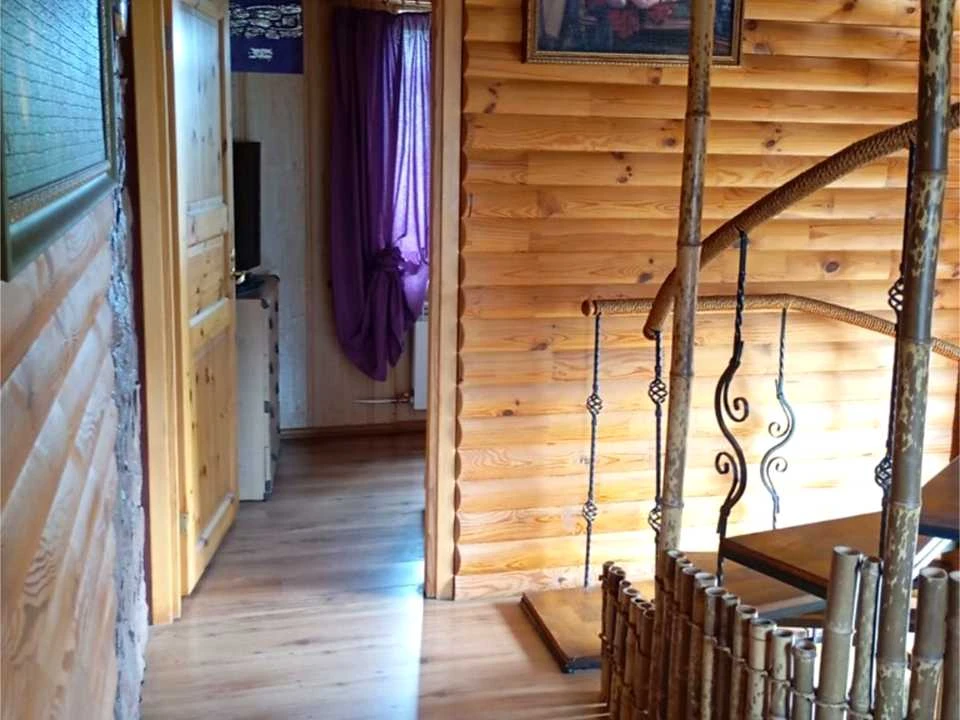 Будинок. Київ, Садова вул.