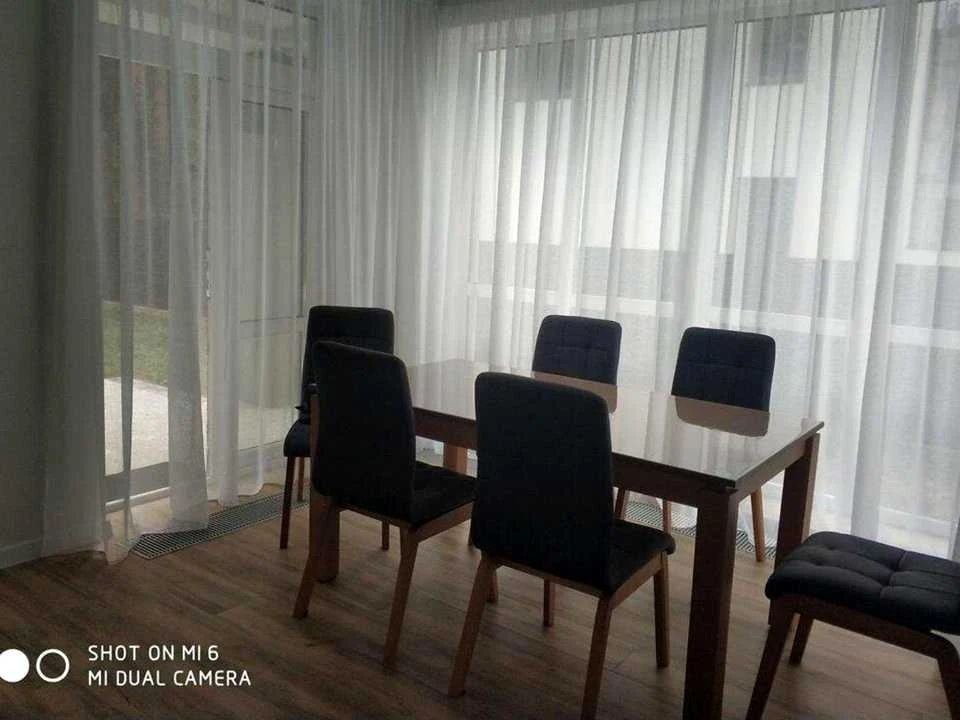 Будинок. Київ, сонячна