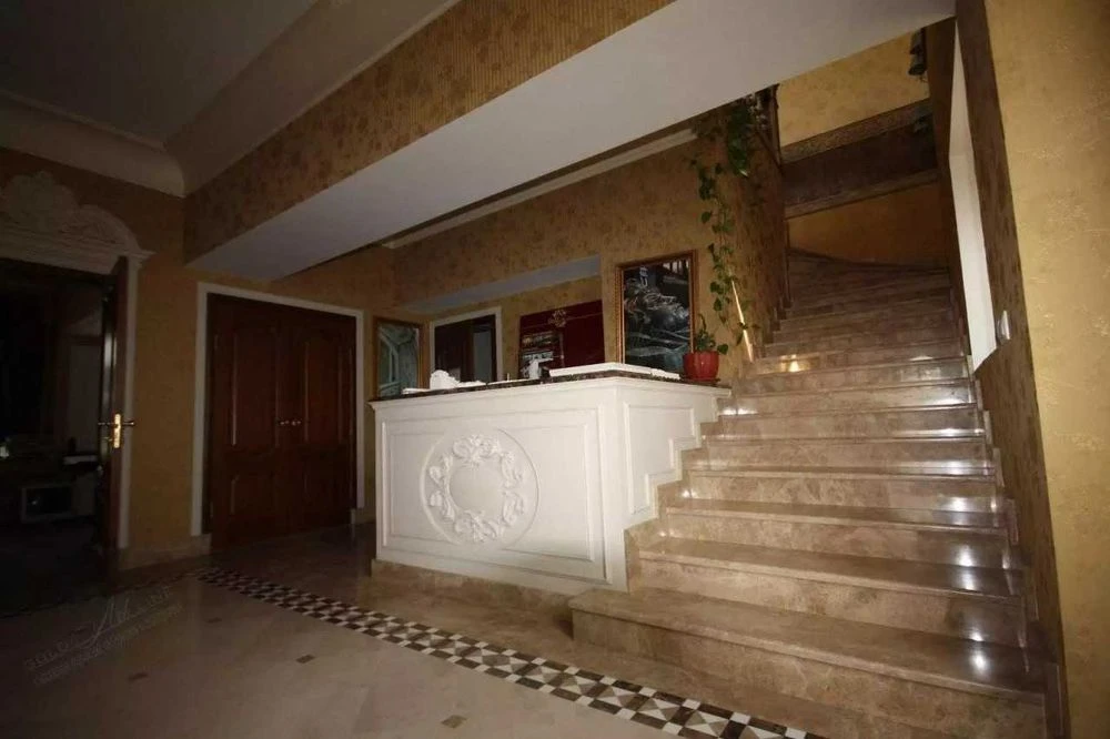 Продам 3-поверховий будинок з унікальним ремонтом, вул. Садо